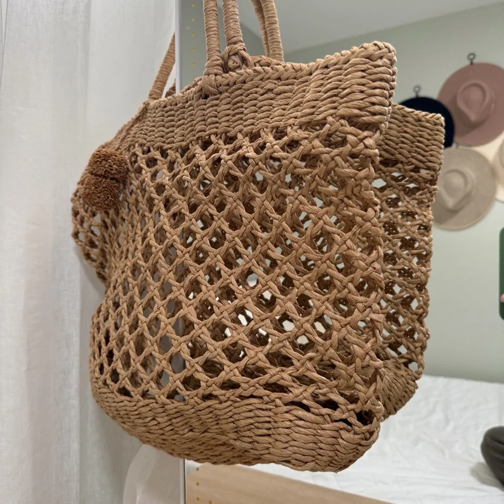 Lulu's Tan Straw Tote Bag